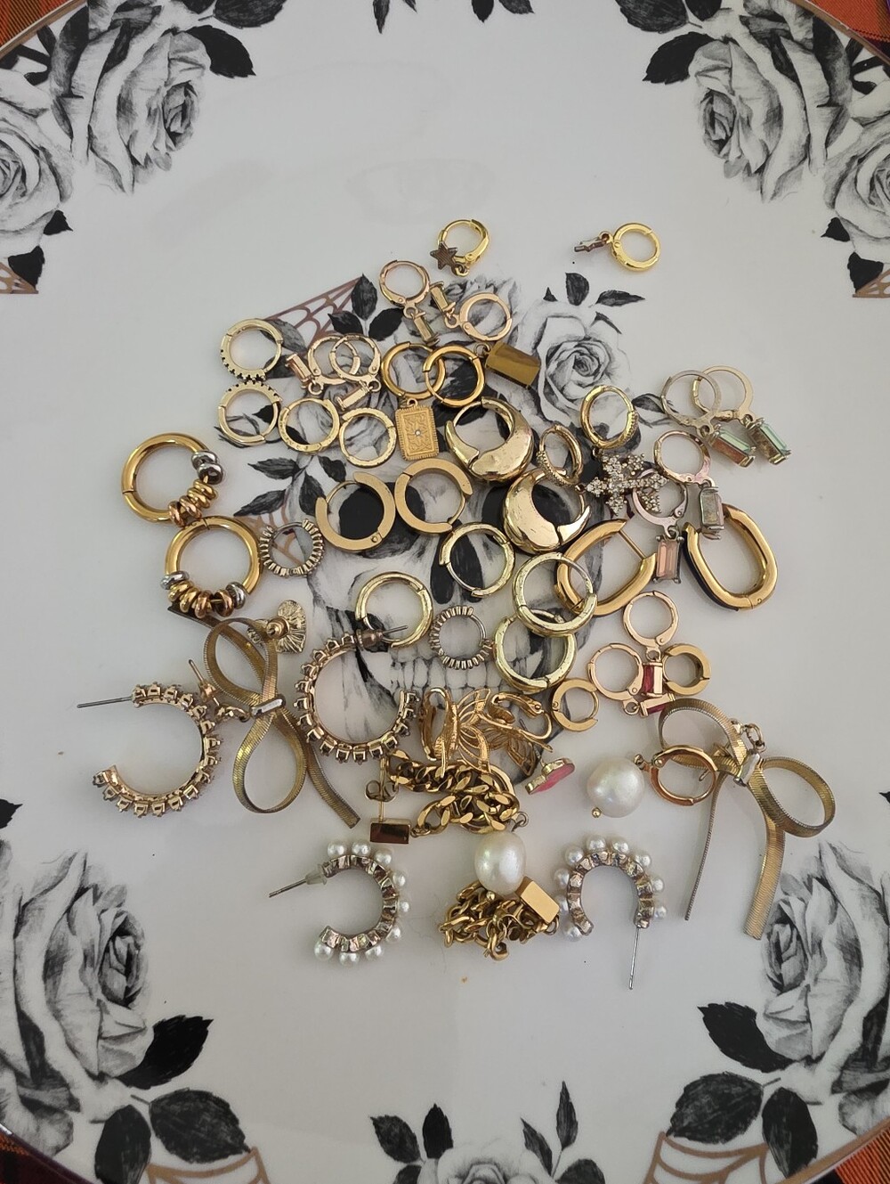 Gold Toned Vintage To Costume Earring Lot Bundle Estate